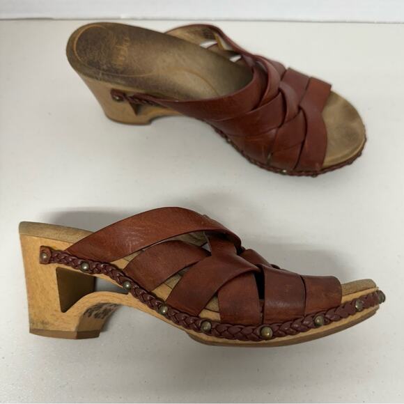 Dansko Brown Leather Strappy Slip On Mule Sandals Womens 6.5 Wood Platform - Picture 1 of 8